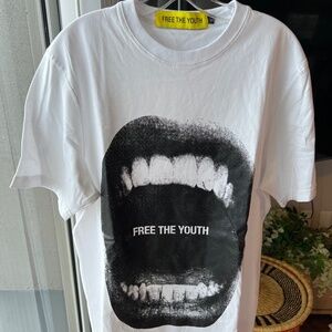 Free The Youth Mens T Shirt Size XL